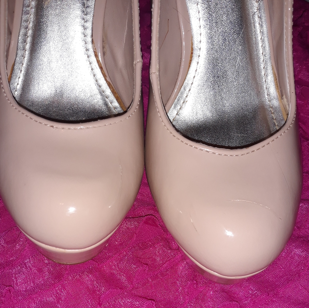 Nude Pumps - Picture 3 of 5